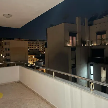 Lukas * Tirana